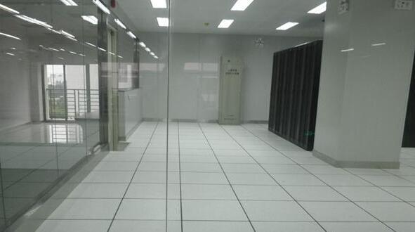 花季APP下载入口黄地板3.jpg